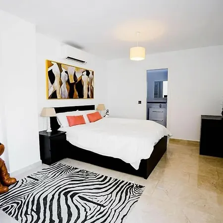 شقة Fantastic Townhouse/ 4bed/4bath/ Puerto Banus *