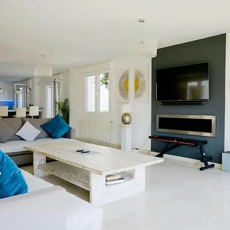 شقة Fantastic Townhouse/ 4bed/4bath/ Puerto Banus *