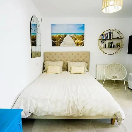 Fantastic Townhouse/ 4bed/4bath/ Puerto Banus شقة