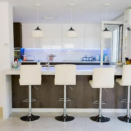 Fantastic Townhouse/ 4bed/4bath/ Puerto Banus Apartment Marbella