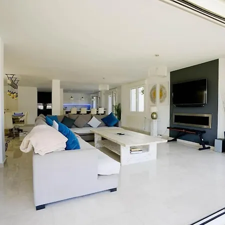 Apartment Fantastic Townhouse/ 4bed/4bath/ Puerto Banus