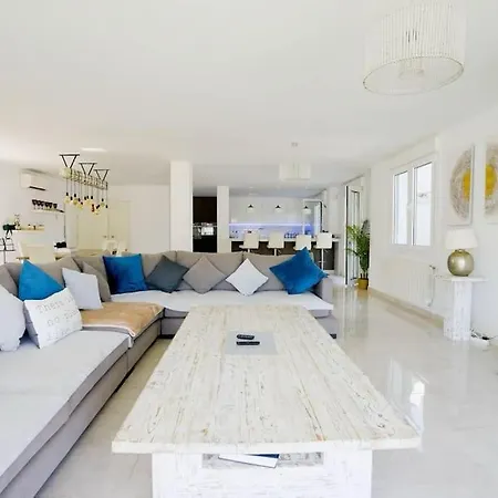 Fantastic Townhouse/ 4bed/4bath/ Puerto Banus Marbella